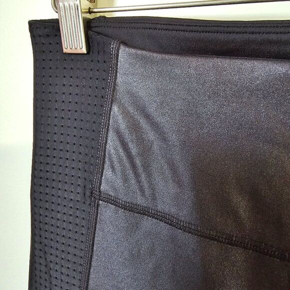 EUC LIKE NEW FABLETICS MOTION 365+ BY FABLETICS BLACK SOFT LEGGINGS SIZE MEDIUM - Picture 5 of 15